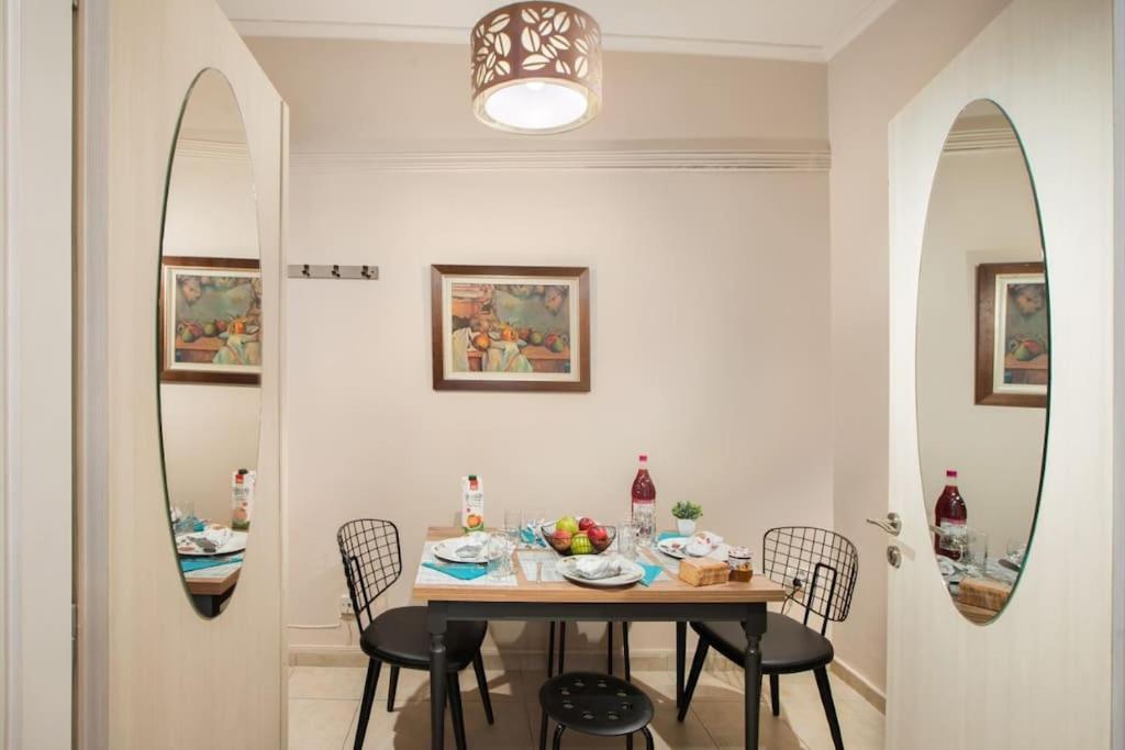 Apartment In The Centre Of Athina Atene Esterno foto